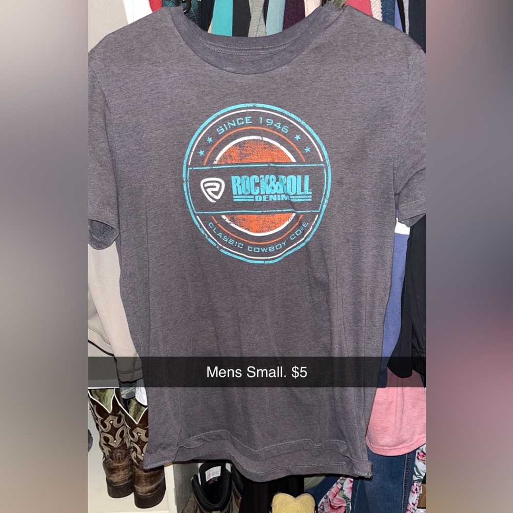 Mens small tshirt
